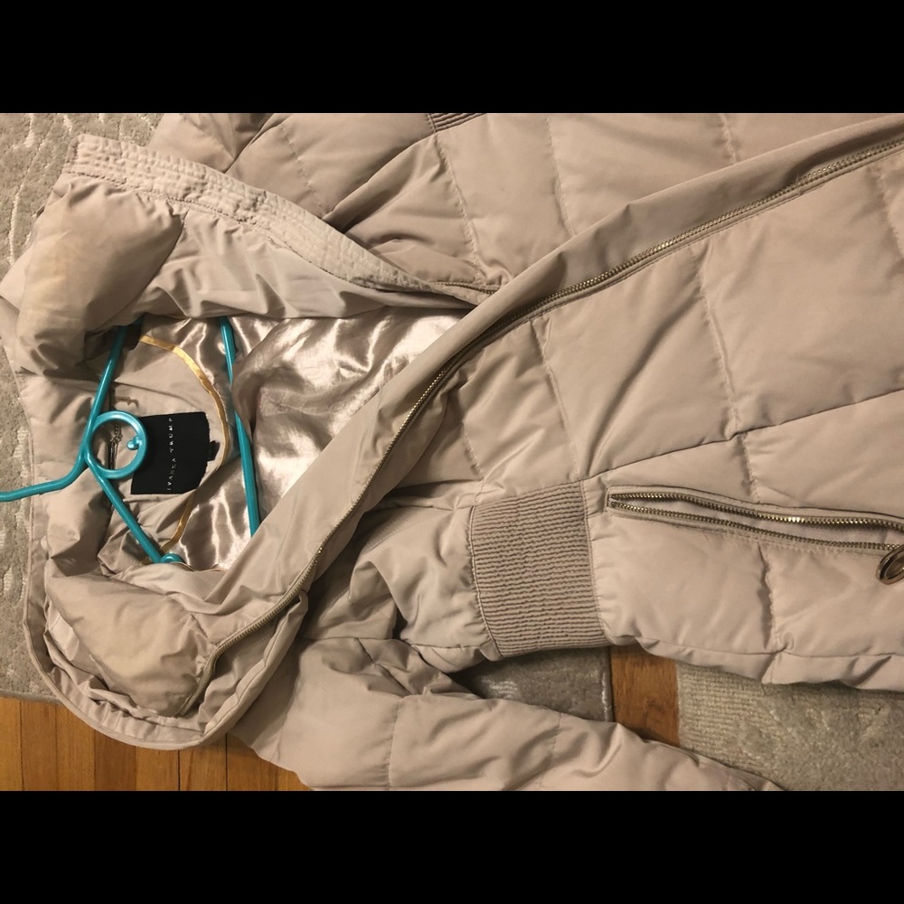 Long winter puffer coat Ivanka Trump S cream